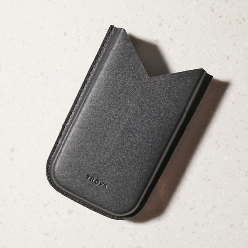 LEATHER CASE TROVA GO SLEEVE